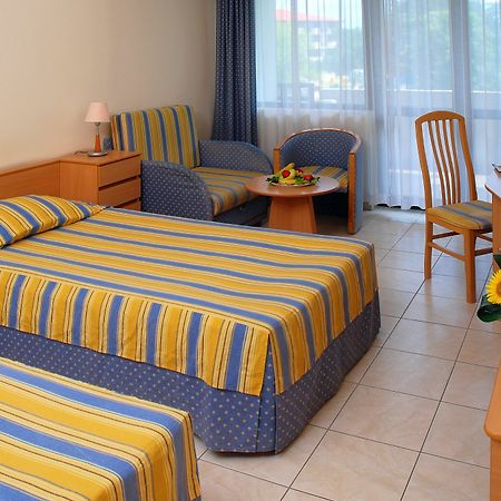 Hotel Lebed Βάρνα Εξωτερικό φωτογραφία
